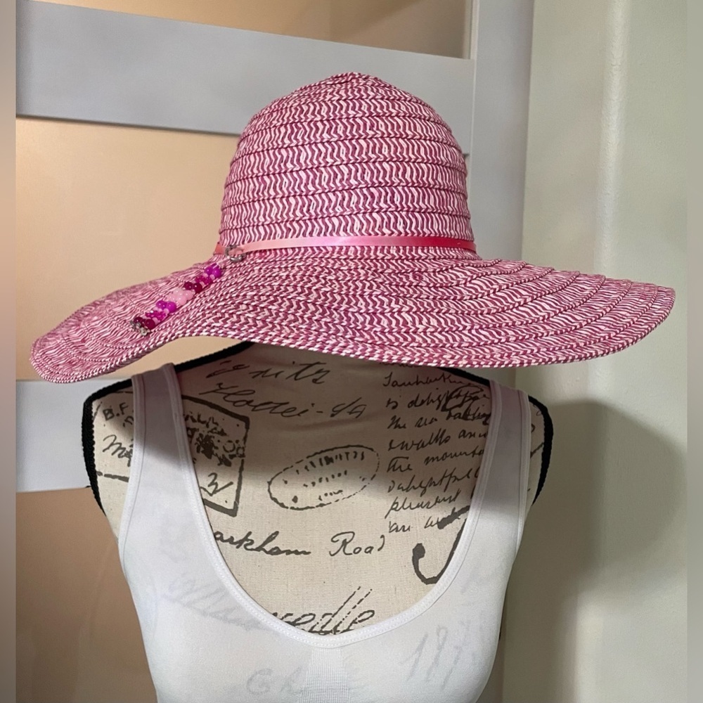 🌙 Disney Pink Striped Wide Brim Hat NWOT